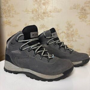 Columbia Newton Ridge Plus gray gorpcore waterproof hiking boots women’s 11 US